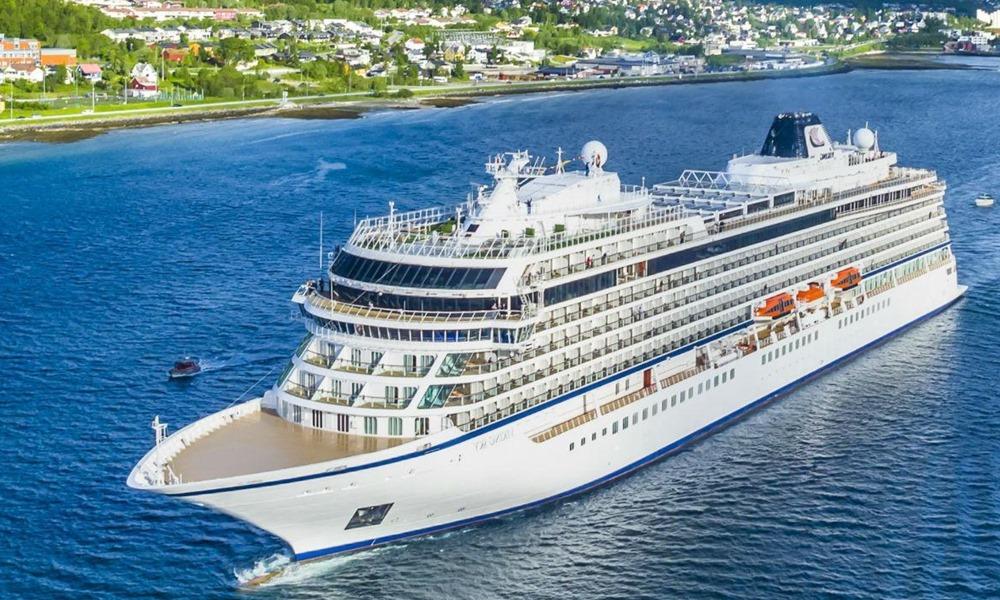 Cruise ship approaching the coast on The Raspberry Islands